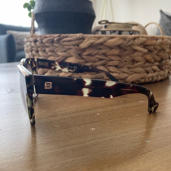 Balenciaga Ladies Sunglasses 🕶️ - Picture 3 of 7